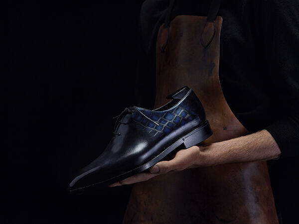 Discover the art of the patina that beautifies Berluti shoes