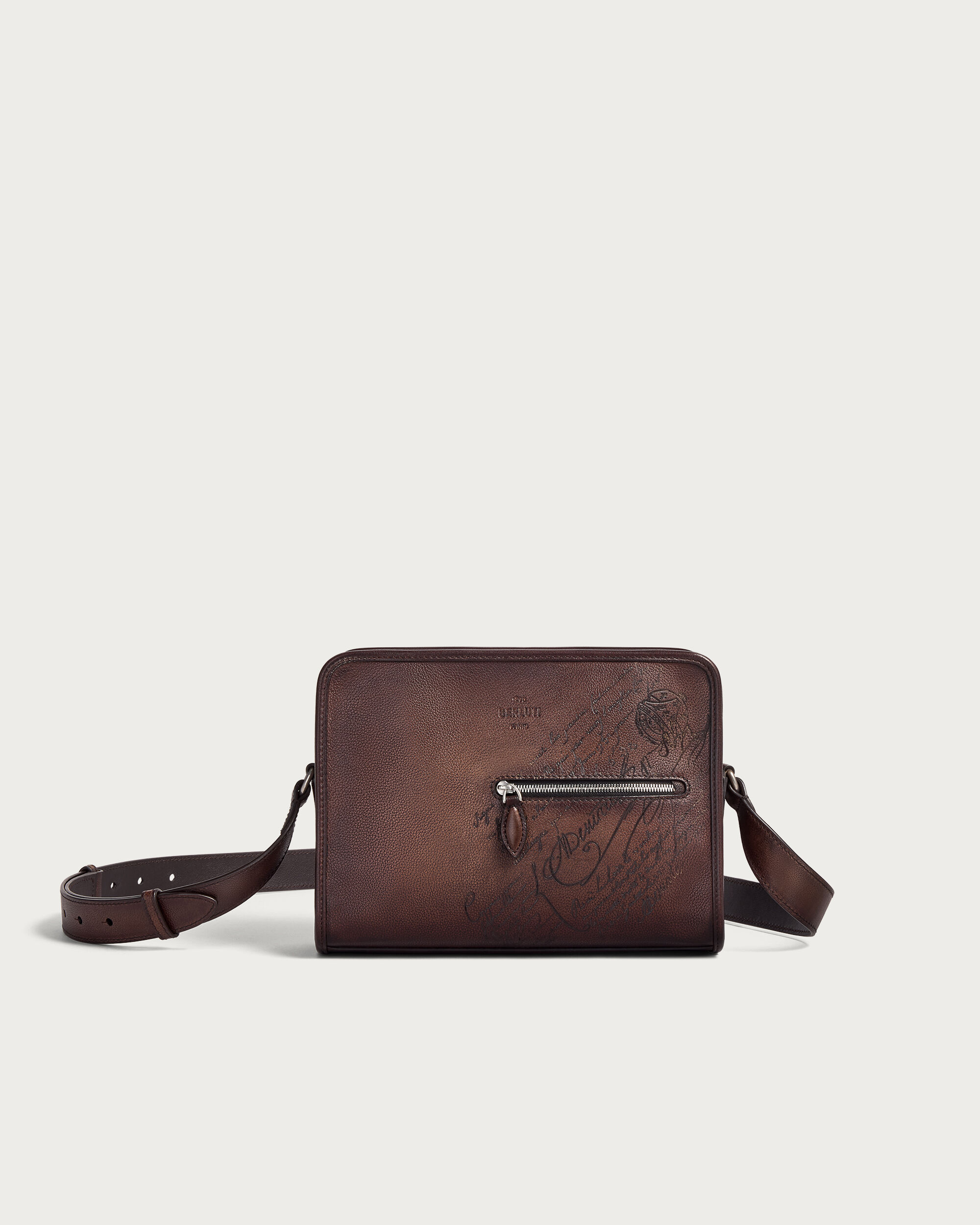 B*張様 ベルルッティ　berluti ジュルナリエ カリグラフィ メッセンジャ ジュルナリエ メッセンジャー | ベルルッティ JP