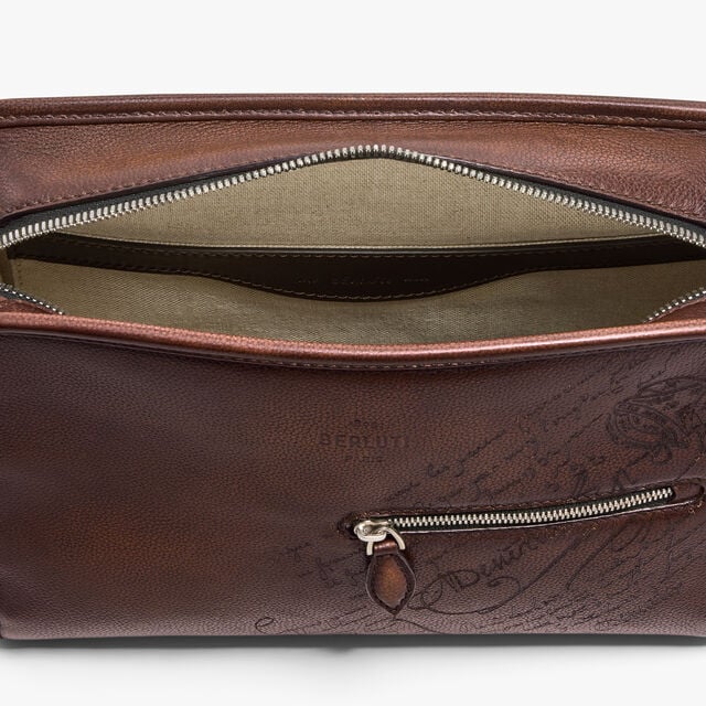 Journalier Scritto图纹皮革邮差包, SOFT BROWN, hi-res 10