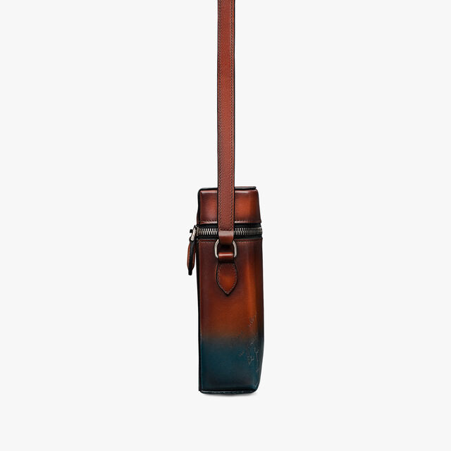 Free Scritto Swipe图纹皮革邮差包, CLOUDY CACAO, hi-res 4