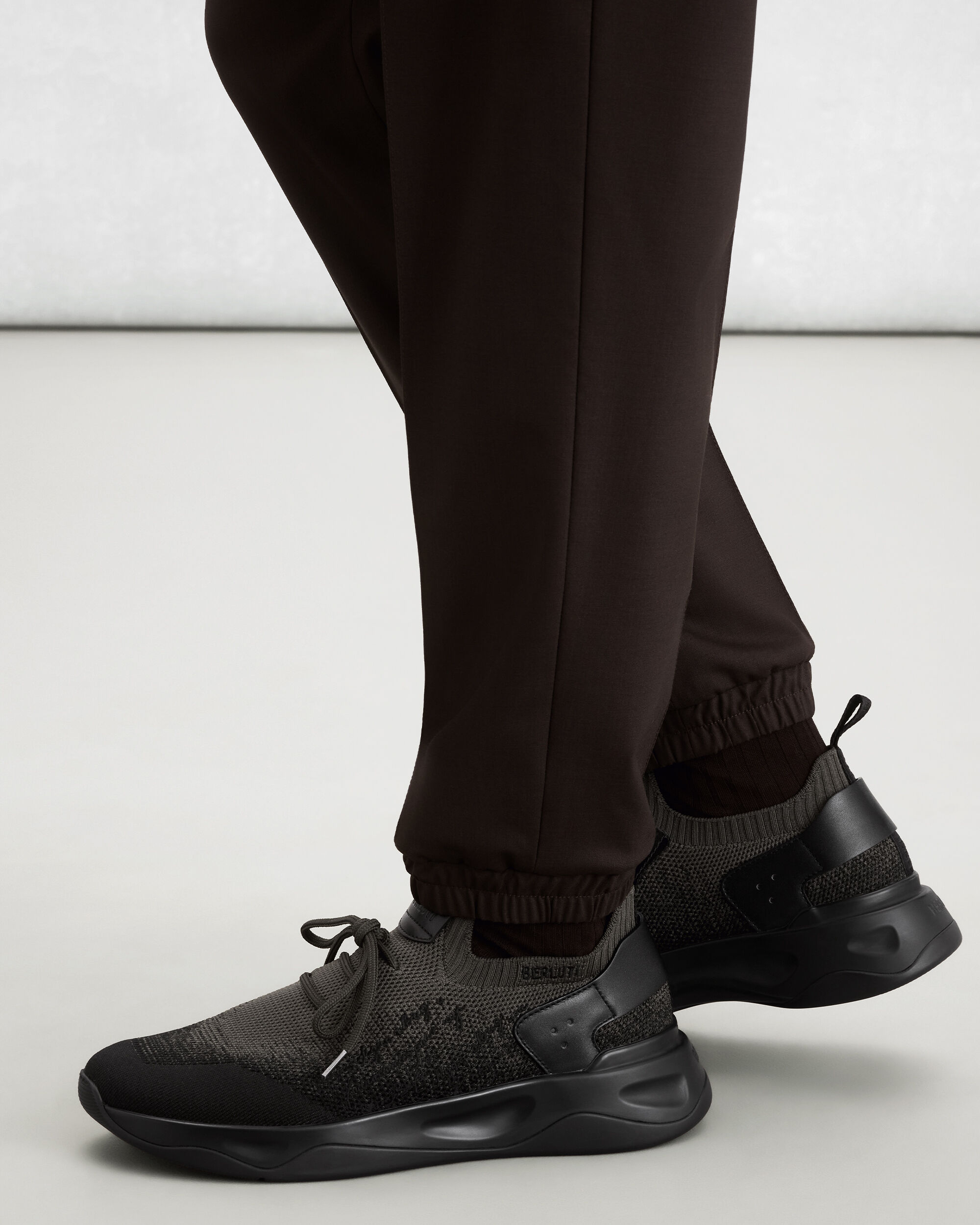 Shadow运动鞋, Gradiant Dark Black & Green, hi-res