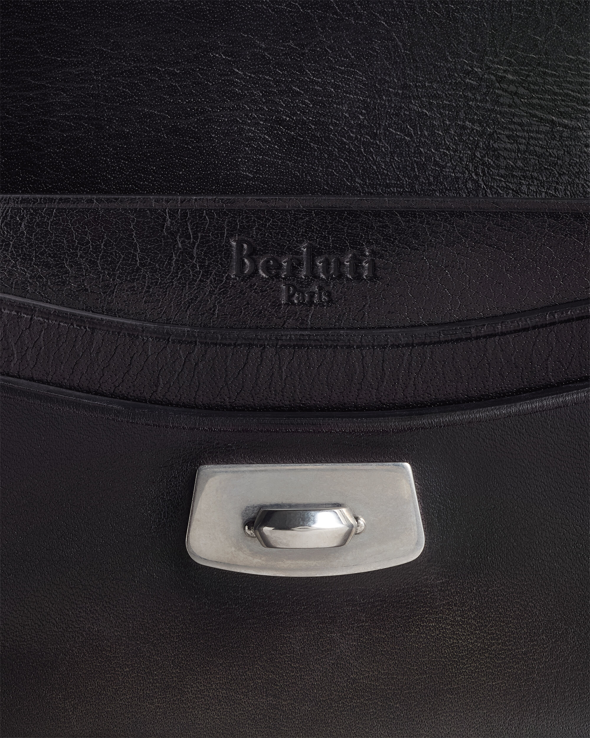ラ*ゼ様 【新品未使用】Berluti ベルルッティ ノベルティ　スノードーム エミ―オ カードホルダー | ベルルッティ JP