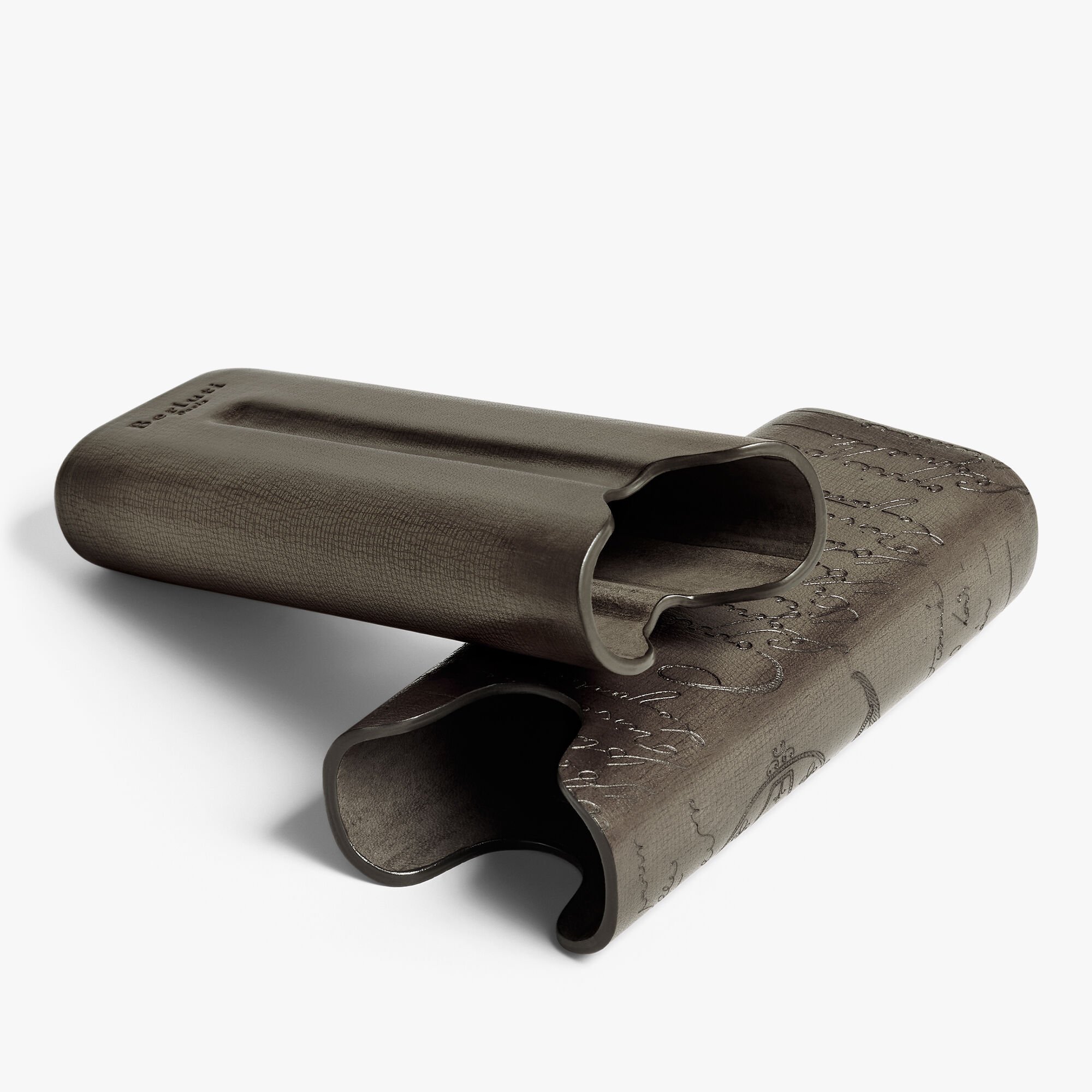 ヴェネチア パルメラート スクリットカーフレザー シガーケース