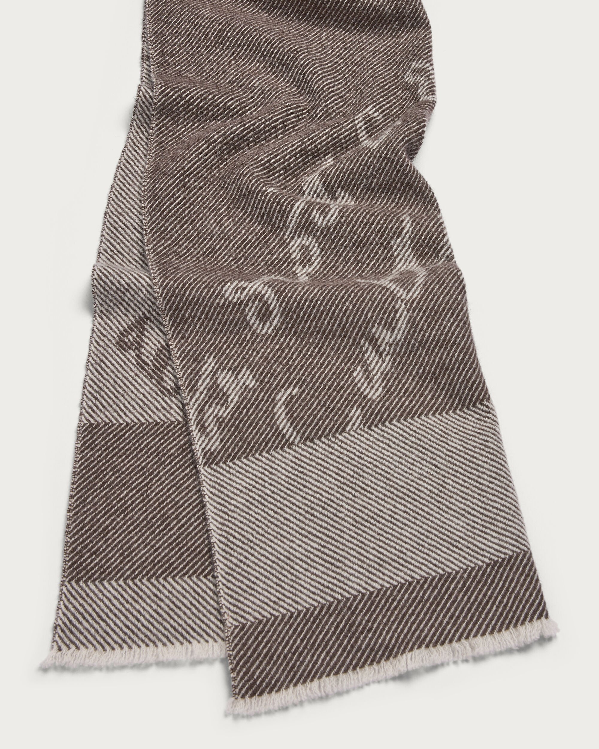 Scritto Pattern Scarf, Signature Brown, hi-res
