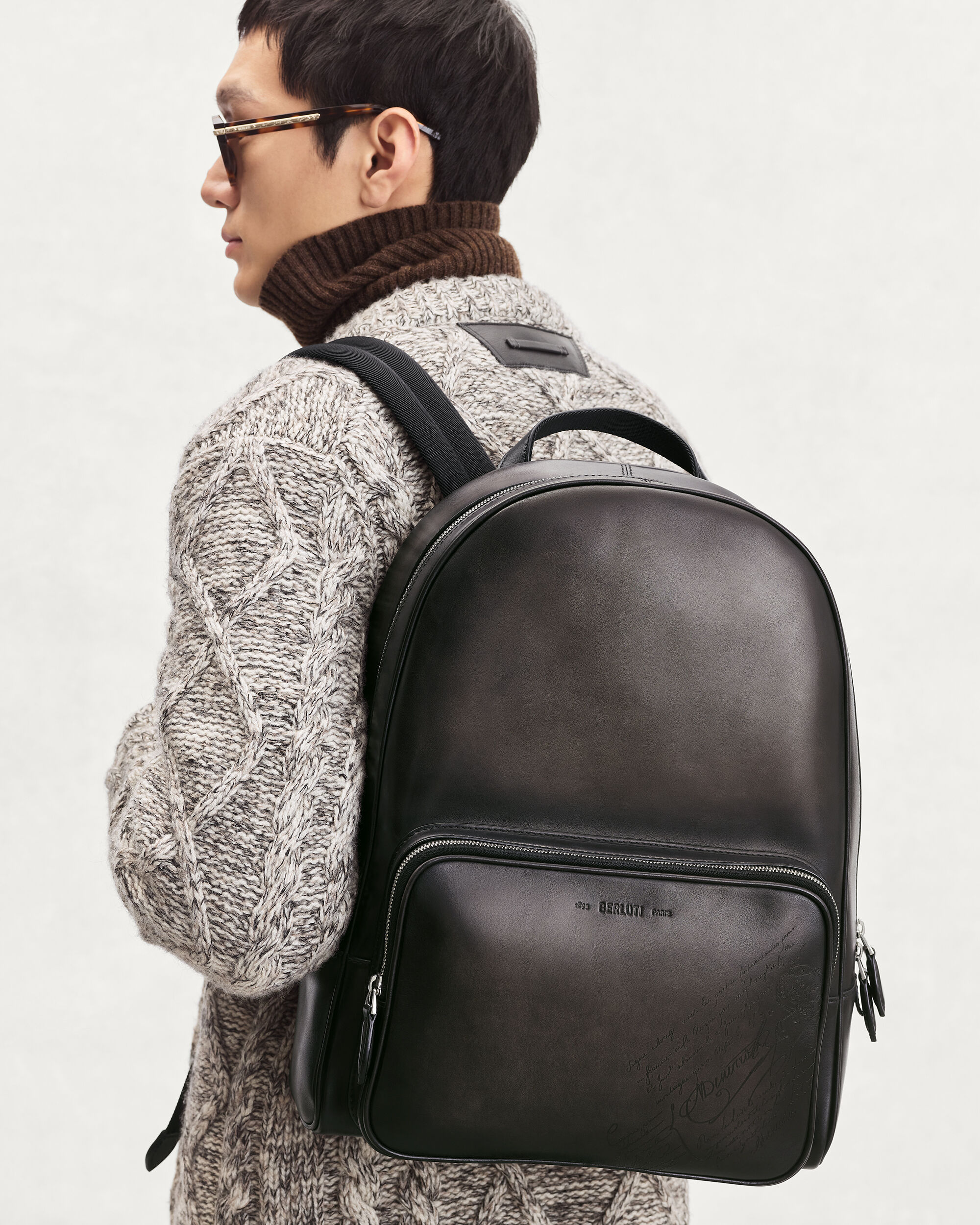 ベルルッティ berluti parisレザーリュック タイムオフ バックパック | ベルルッティ JP