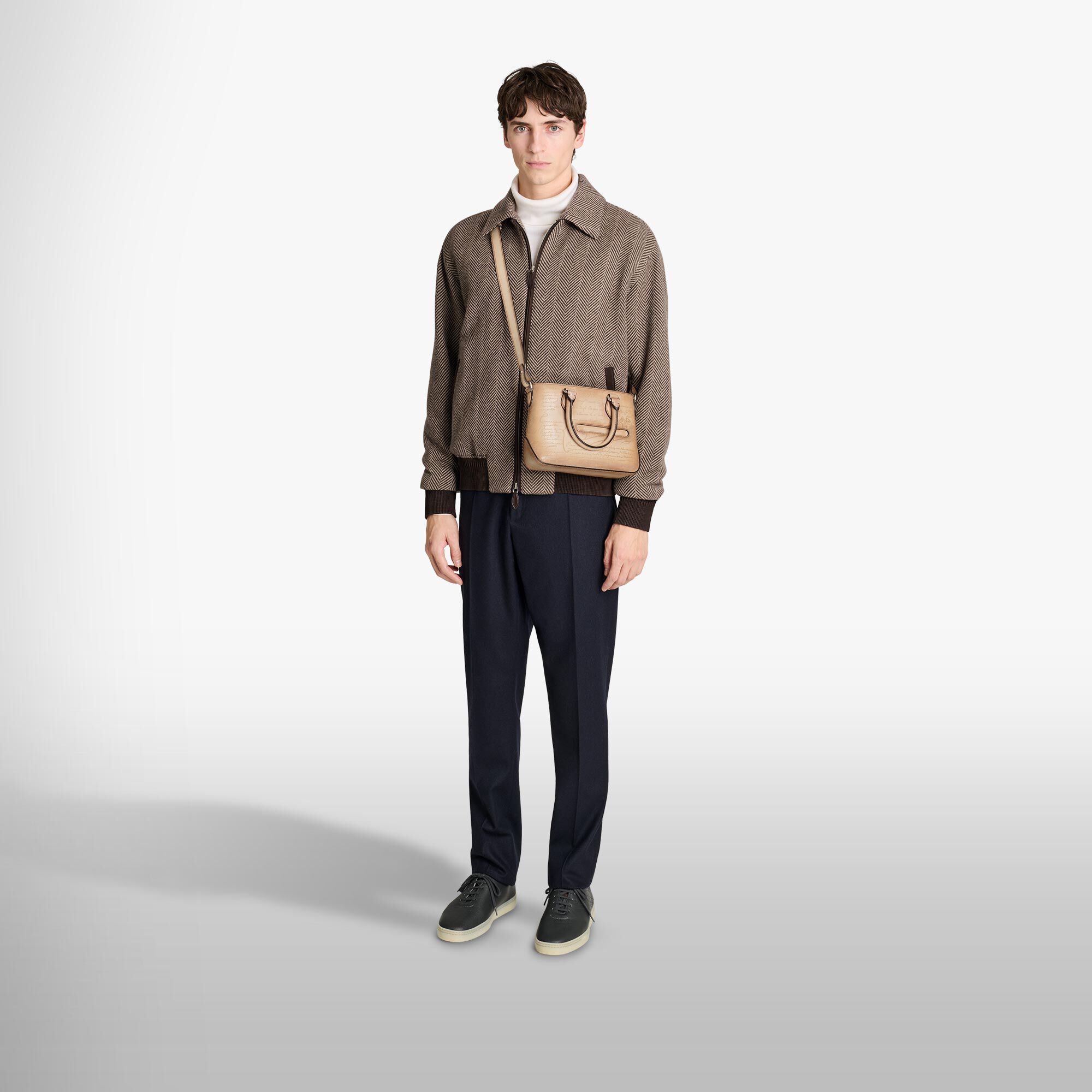 トゥジュール ガリバー スクリットレザー メッセンジャー