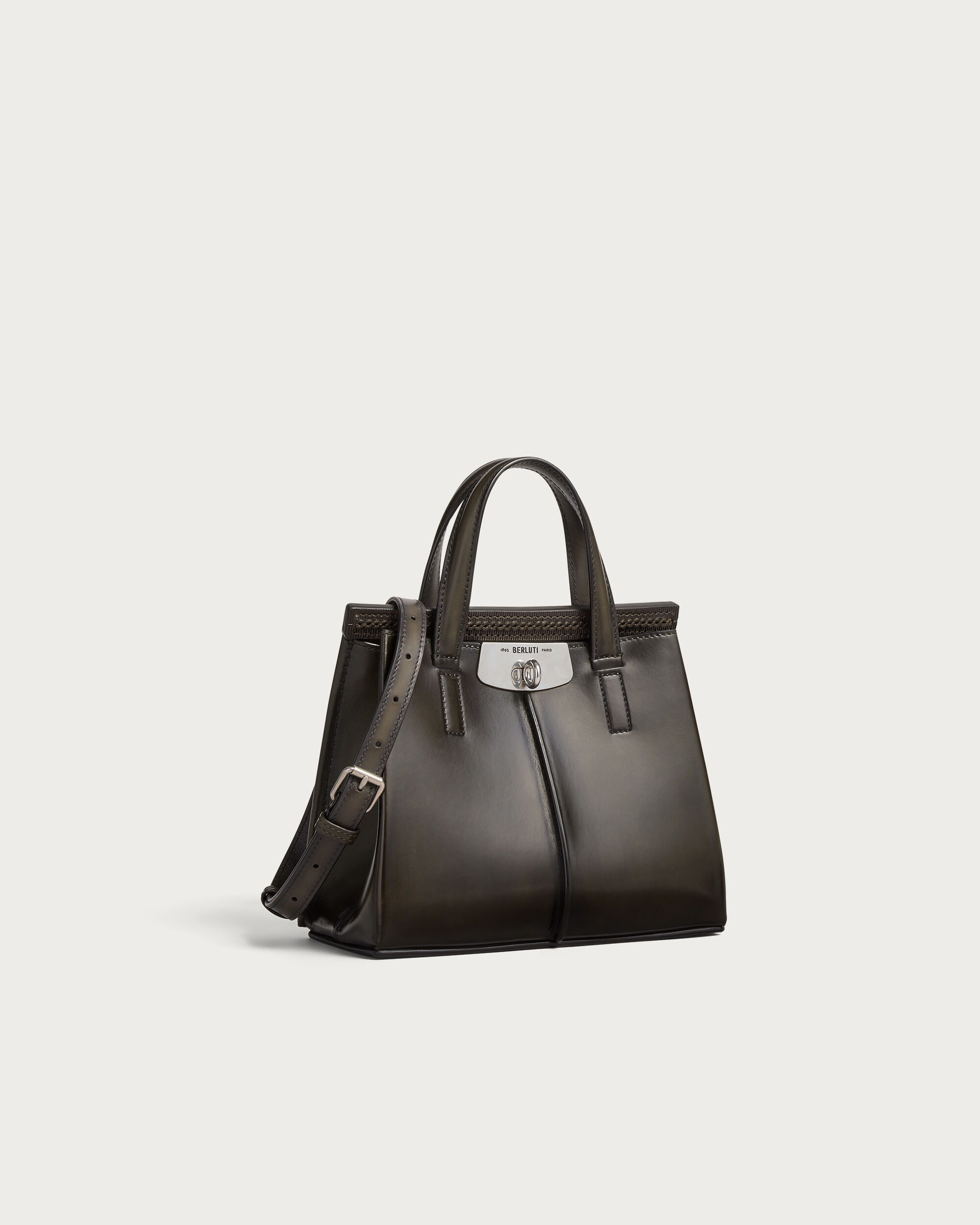 ルティ 25 メッセンジャーバッグ | ベルルッティ JP