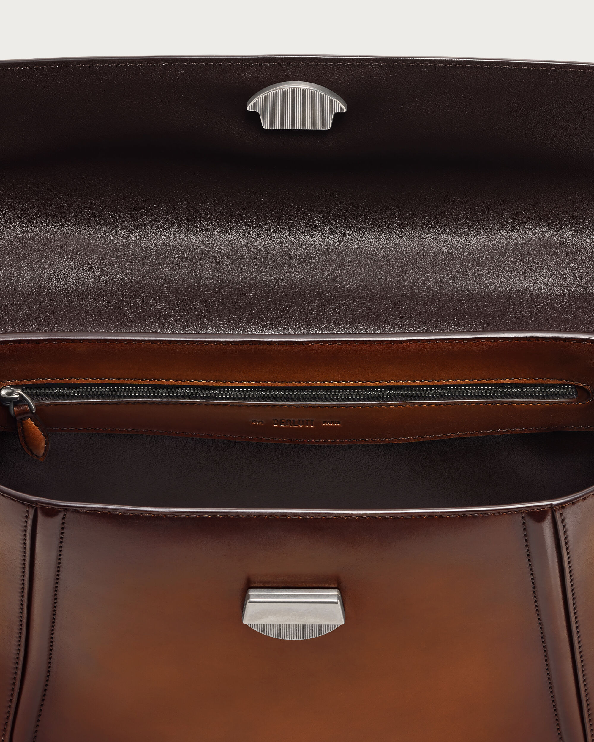 BERLUTI メッセンジャー レザー　ベネチアレザー　アイスブラウン ステラ スニーカー | ベルルッティ JP