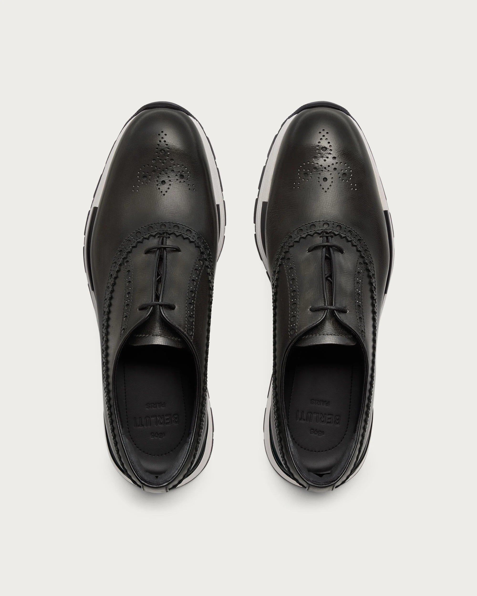 Fast Track Oxford, Selva Oscura, hi-res