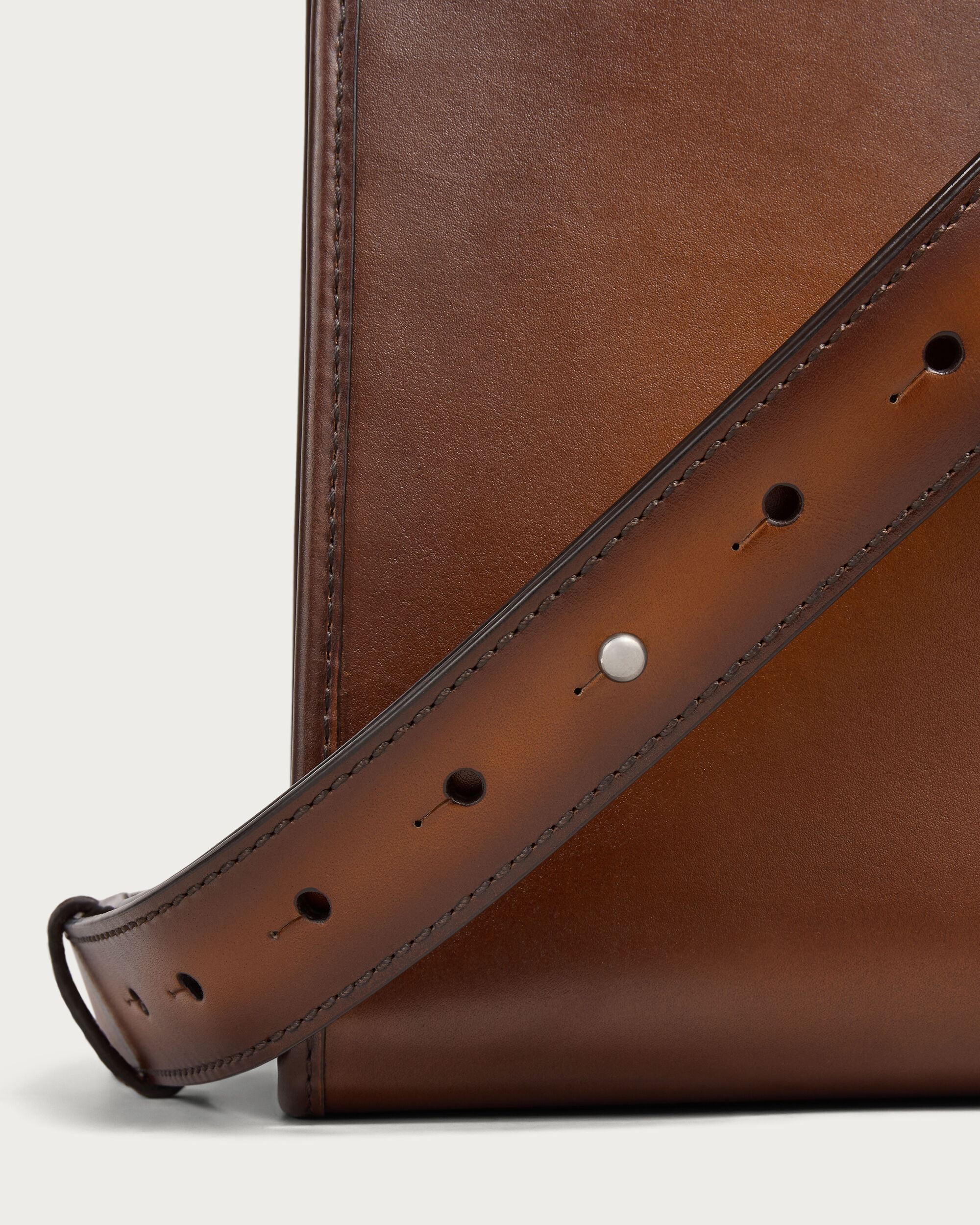 Berluti ビジネスバッグ エミーオ カリグラフィ オールレザー ブラウン ベルルッティ エミーオ レザー ビジネスバッグ ブラウン A2899225