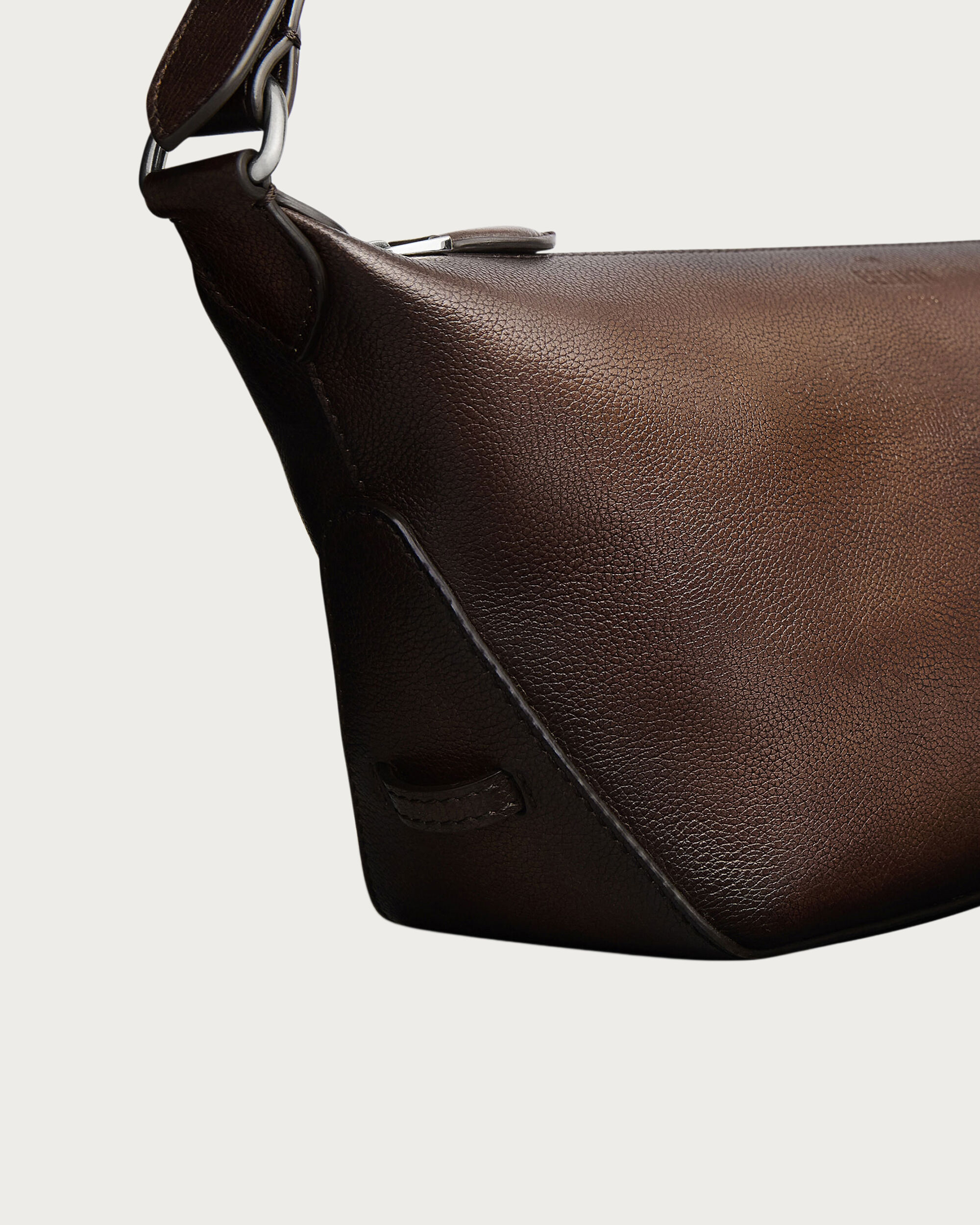 トゥジュール ソフト ジップ ホーボー XS メッセンジャー