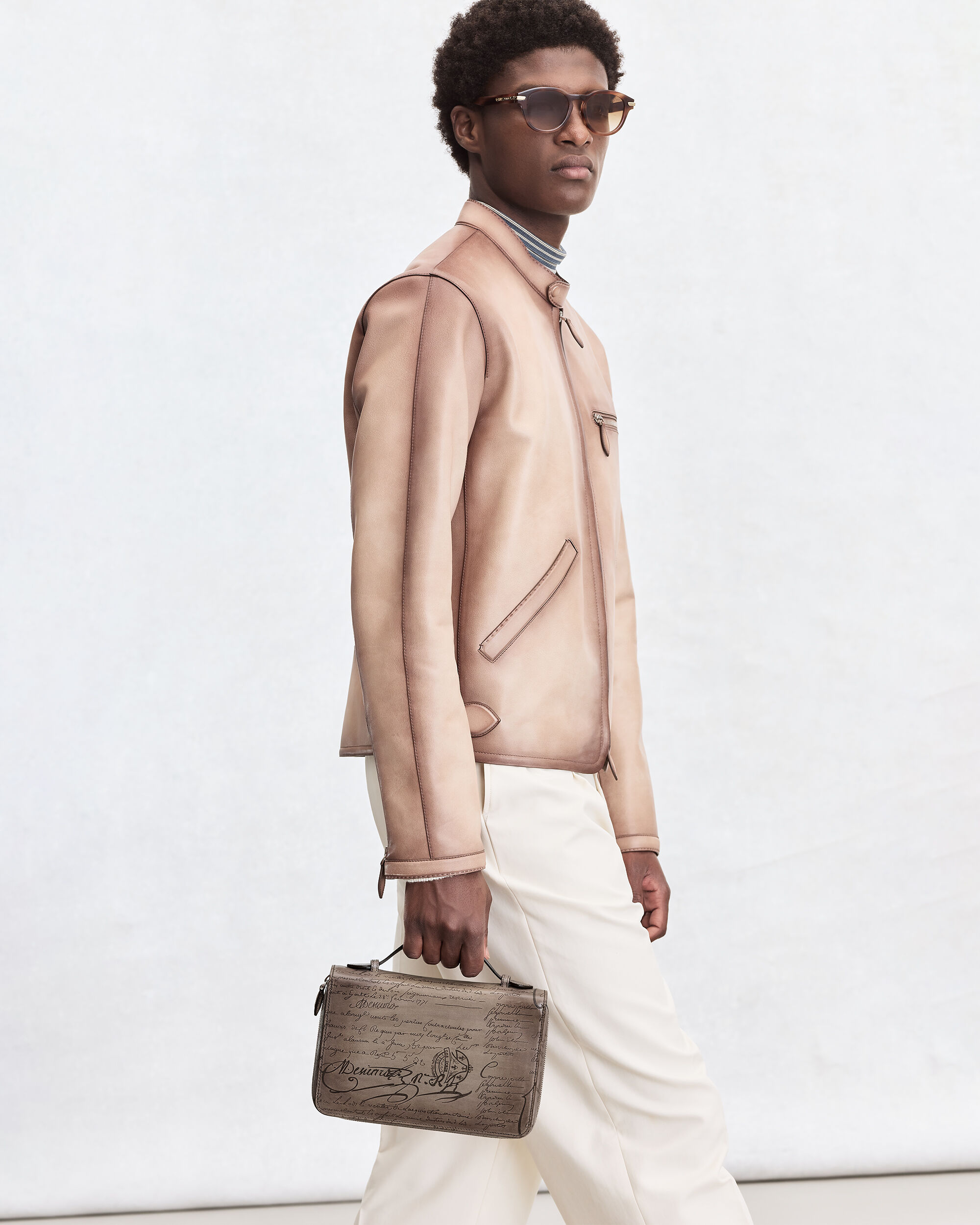 Itauba Wide Zipped Pouch, Gris, hi-res