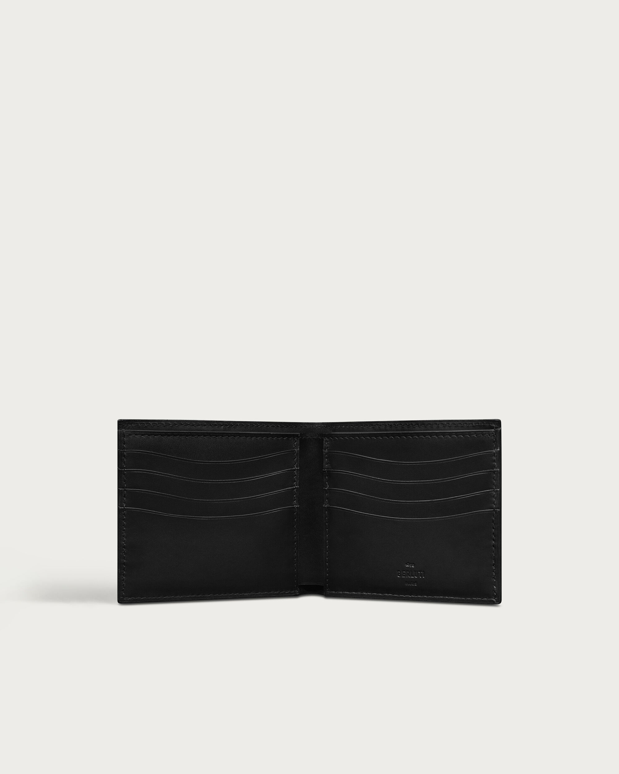 ベルルッティ財布 時と共に趣が進化していく「ベルルッティ」のお財布は、男心を射抜く