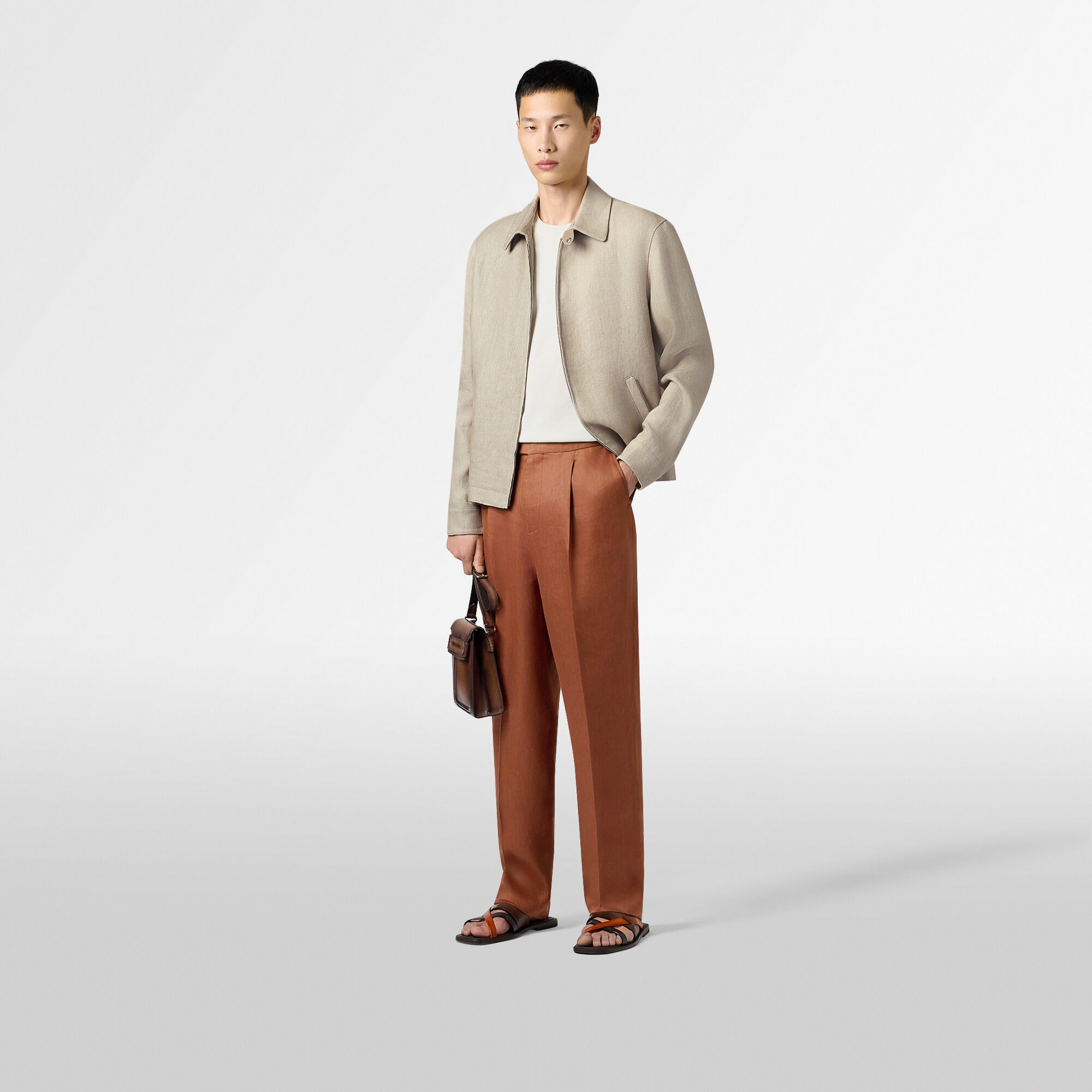 人気 Berluti アンディフォン ポーチ ショルダーバッグ ブラウン アンディ フォン ポーチ レザー メッセンジャー | ベルルッティ JP