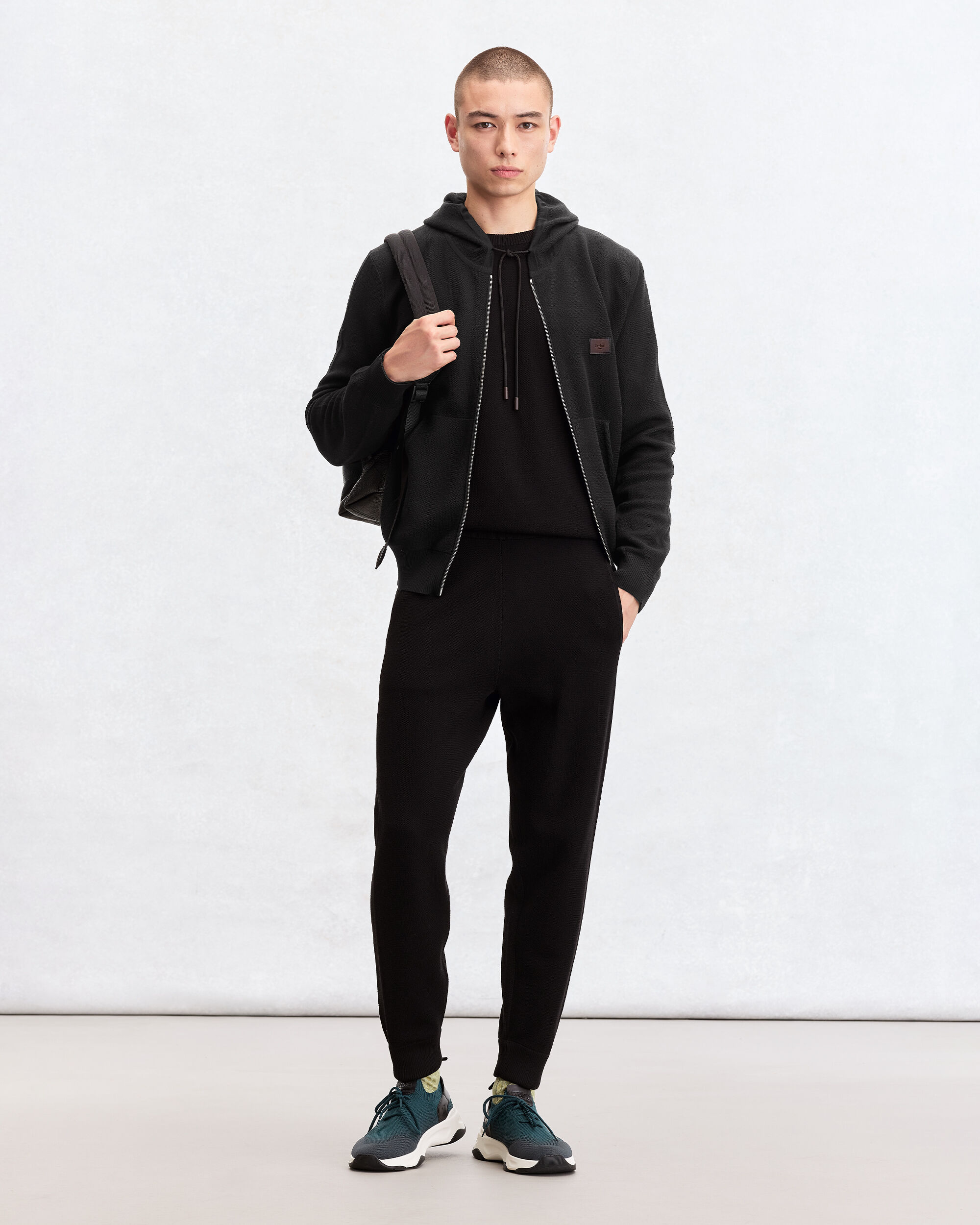 Pull Zipp&eacute; Shadow avec D&eacute;tail en Cuir, Noir, hi-res