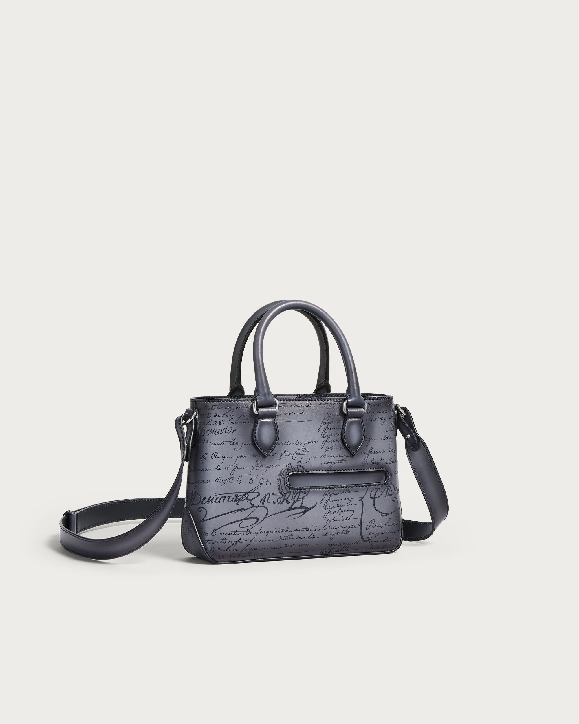 【新品】Berluti （ベルルッティ） トゥジュール ガリバー バッグ トゥジュール ガリバー メッセンジャー | ベルルッティ JP