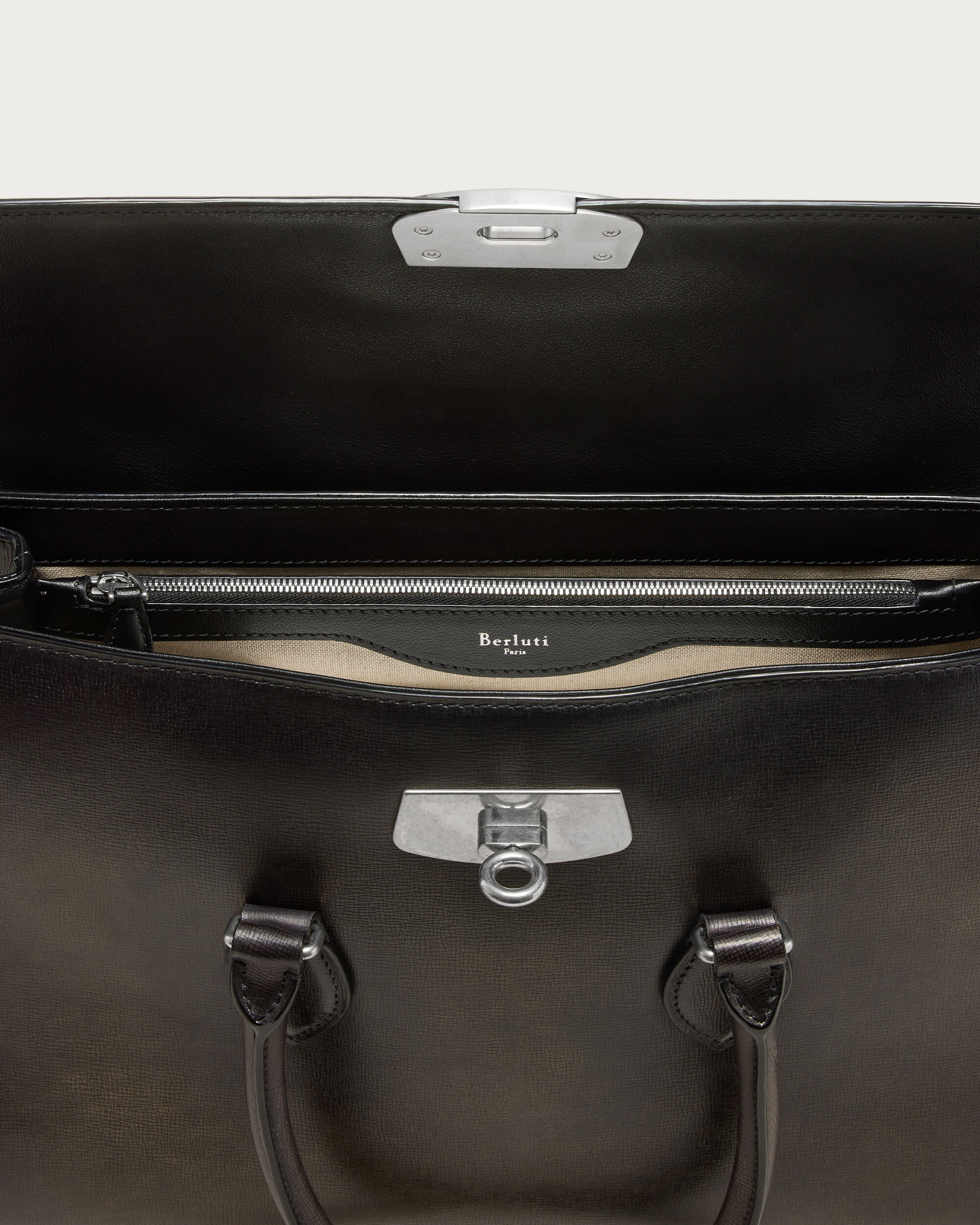 BERLUTI ベルルッティ　エミーオ　ビジネスバッグ　ネロブラック BERLUTI ベルルッティ エミーオ ビジネスバッグ ネロブラック - メルカリ