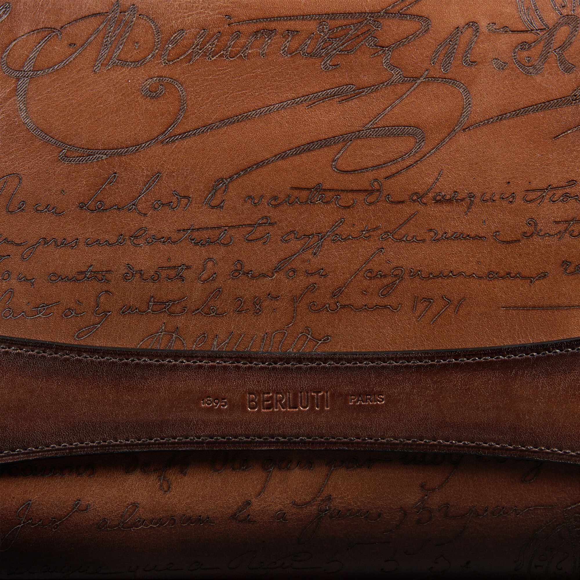 海外希少 Berluti直営 Rosewood Scritto レザー クラッチバッグ 海外希少 Berluti直営 Rosewood Scritto レザー クラッチバッグ