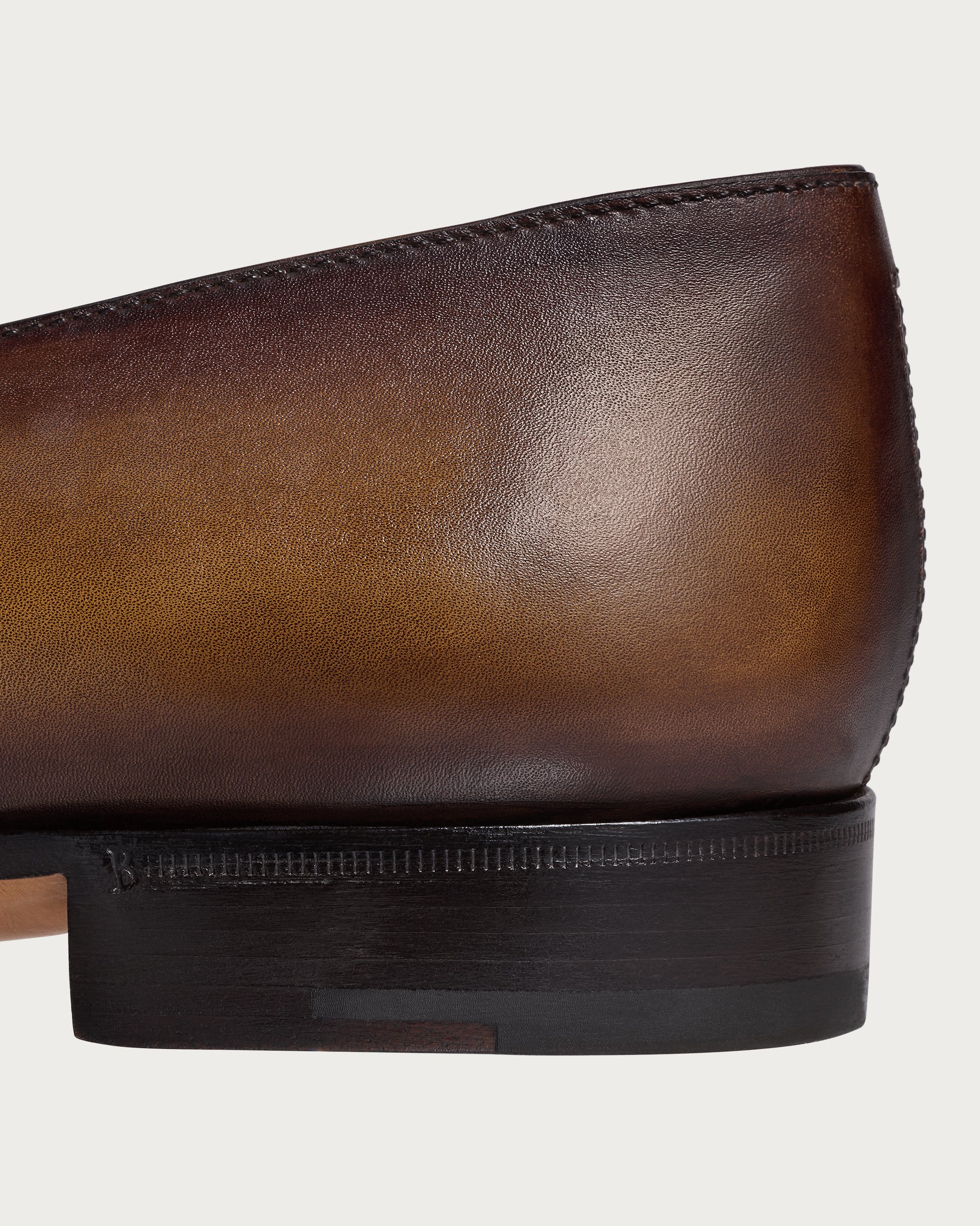 現行品✨ツリー付✨Berluti ベルルッティ カーシヴ ガレ 黒 7 1/2 BERLUTI (ベルルッティ) カーシヴ ガレ レザー ローファー BRS4170001