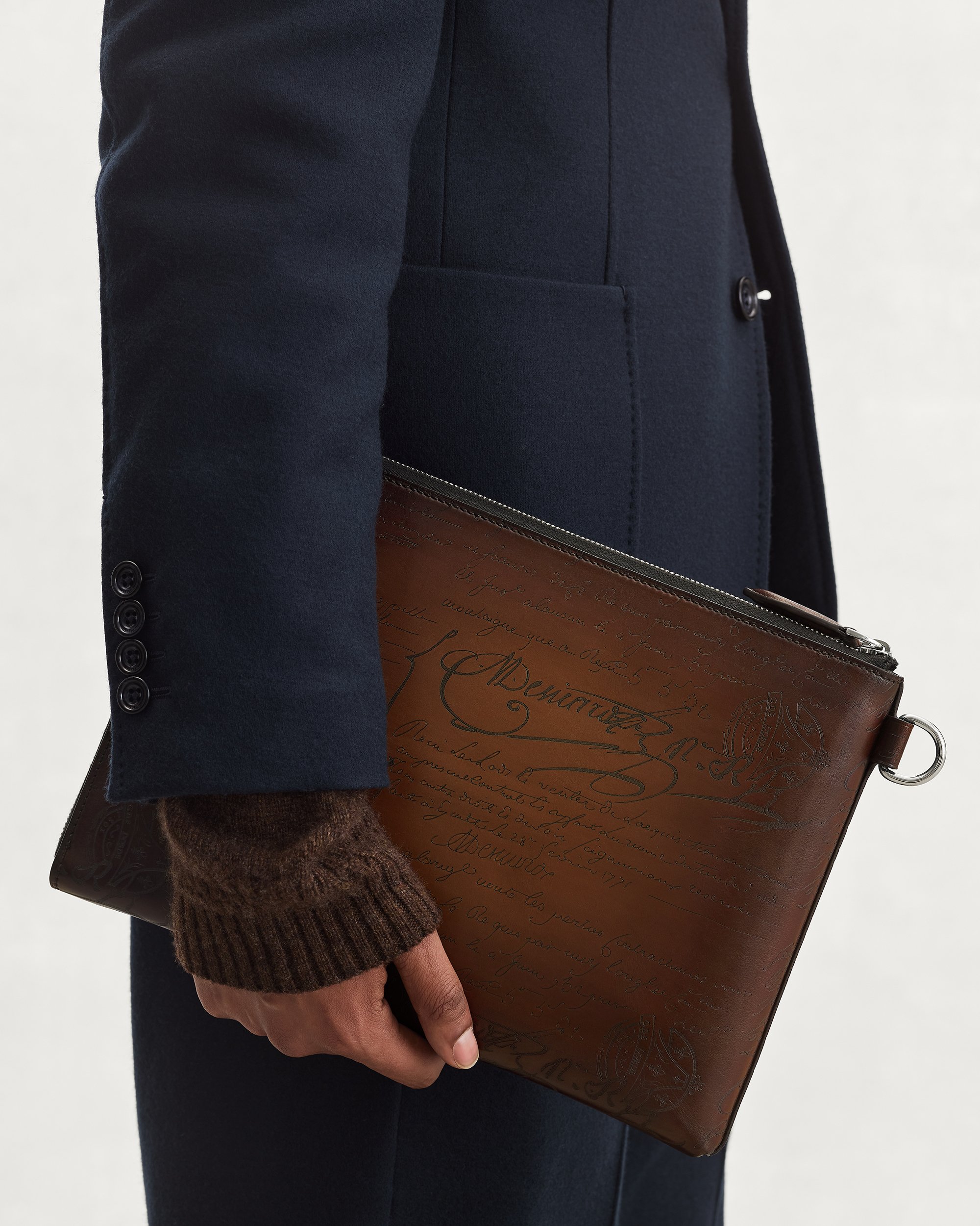 バッグ BERLUTI NINO Patina Leather Clutch Bag Nino GM Clutch | Berluti US