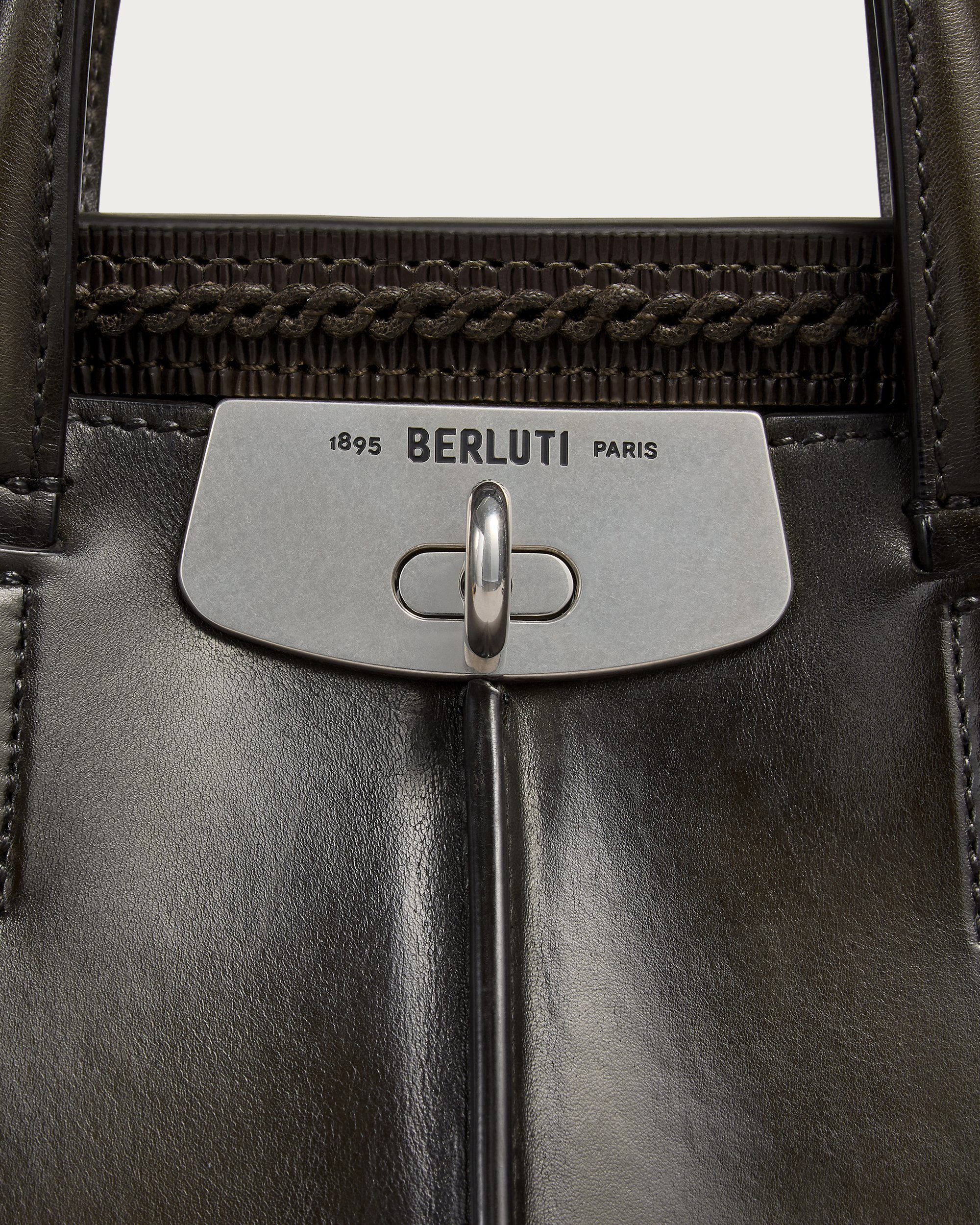 ルティ 25 メッセンジャーバッグ | ベルルッティ JP