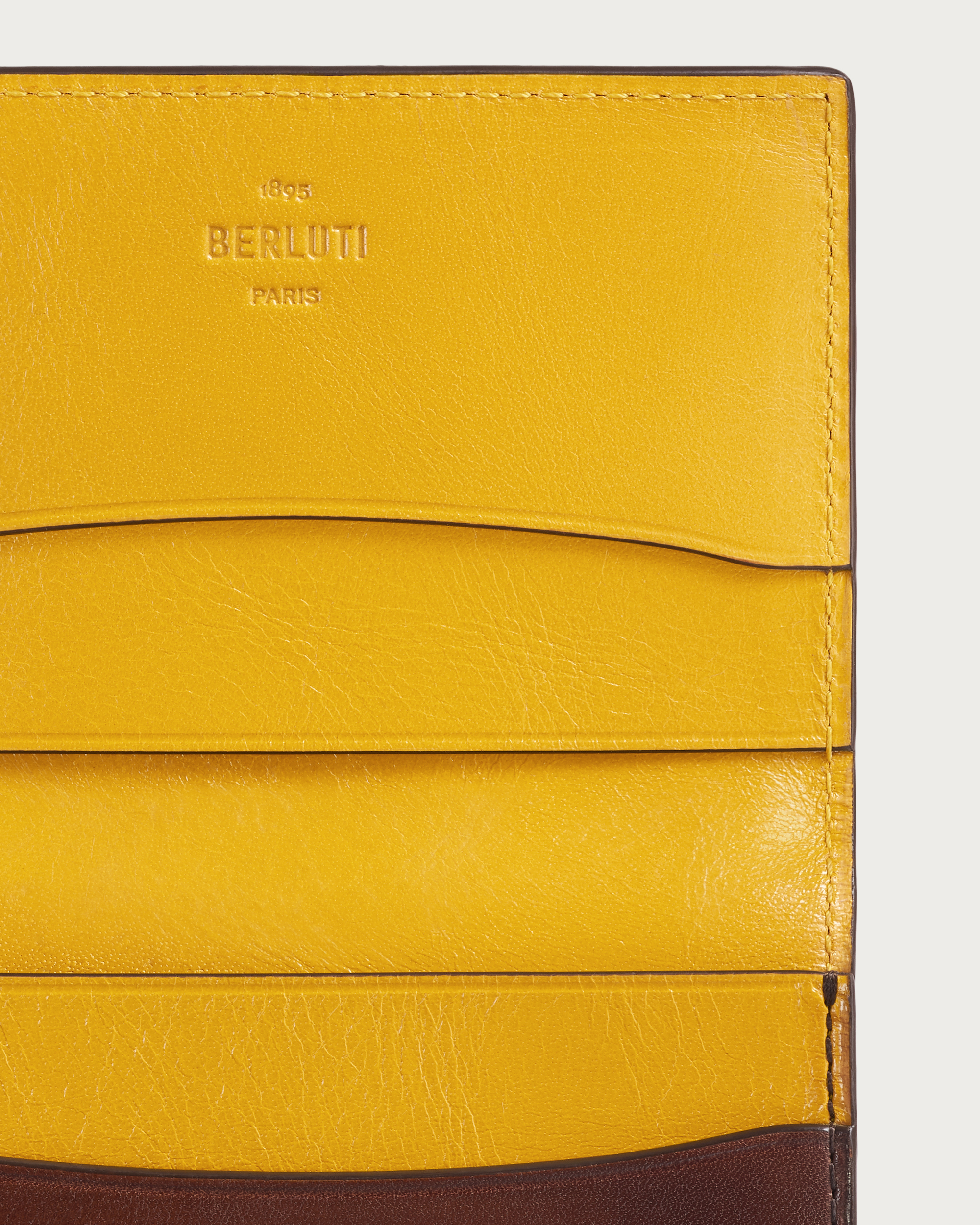 インブイア アンディ フラップ カードホルダー | ベルルッティ JP