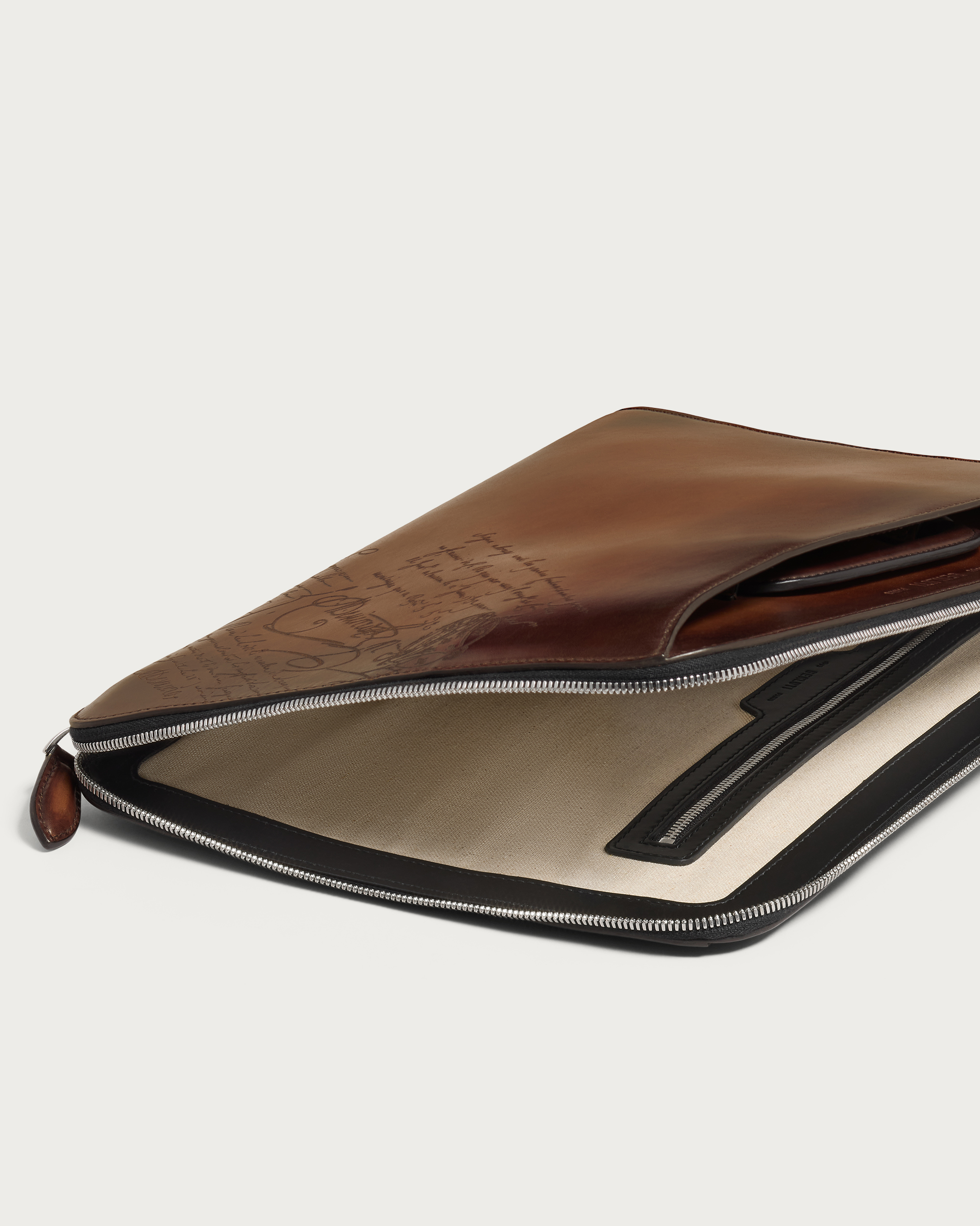 リフト ブリーフケース | ベルルッティ JP