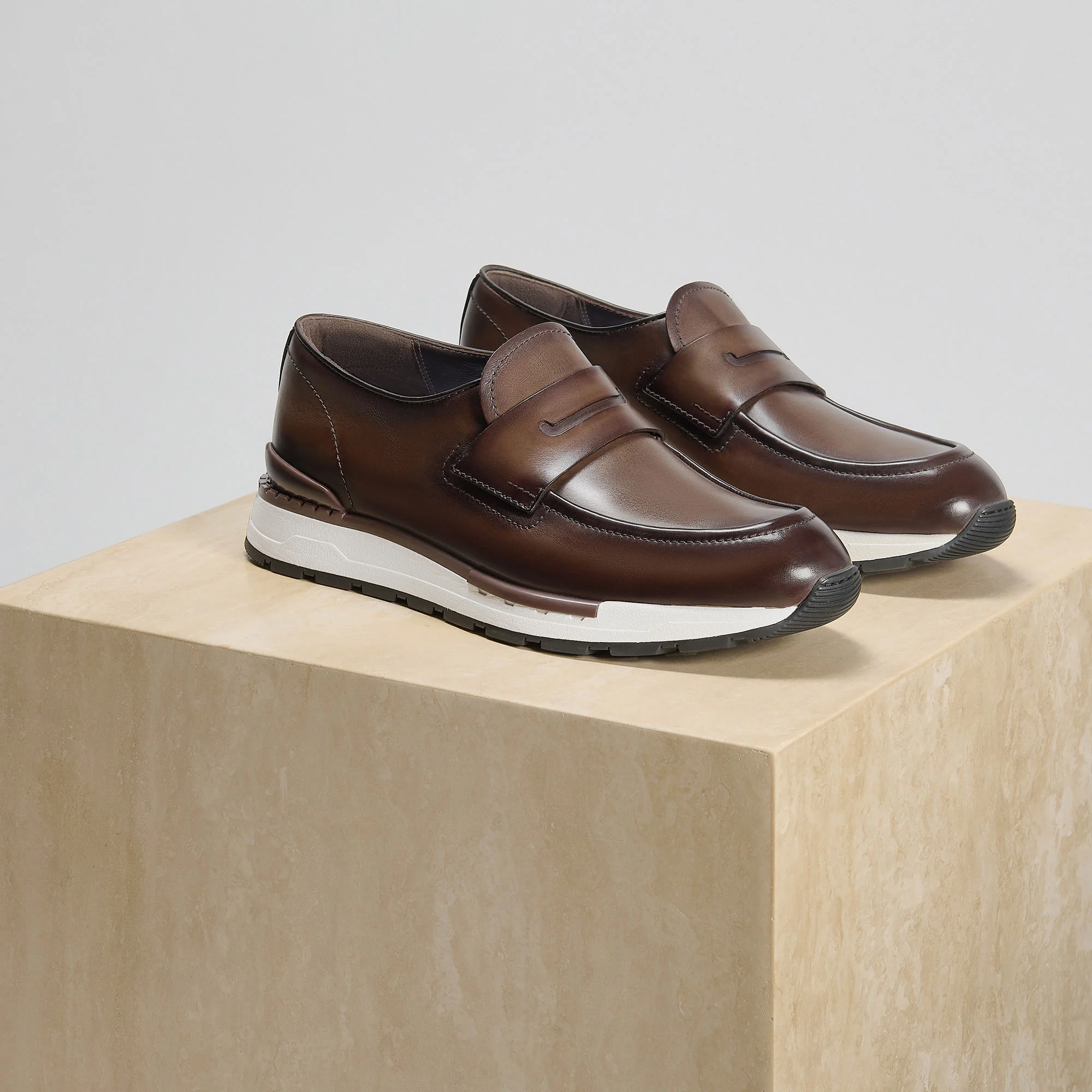 大人贅沢【BERLUTI】Fast Track ロートップ スニーカー 24SS新作 大人贅沢【BERLUTI】Fast Track ロートップ スニーカー 24SS新作