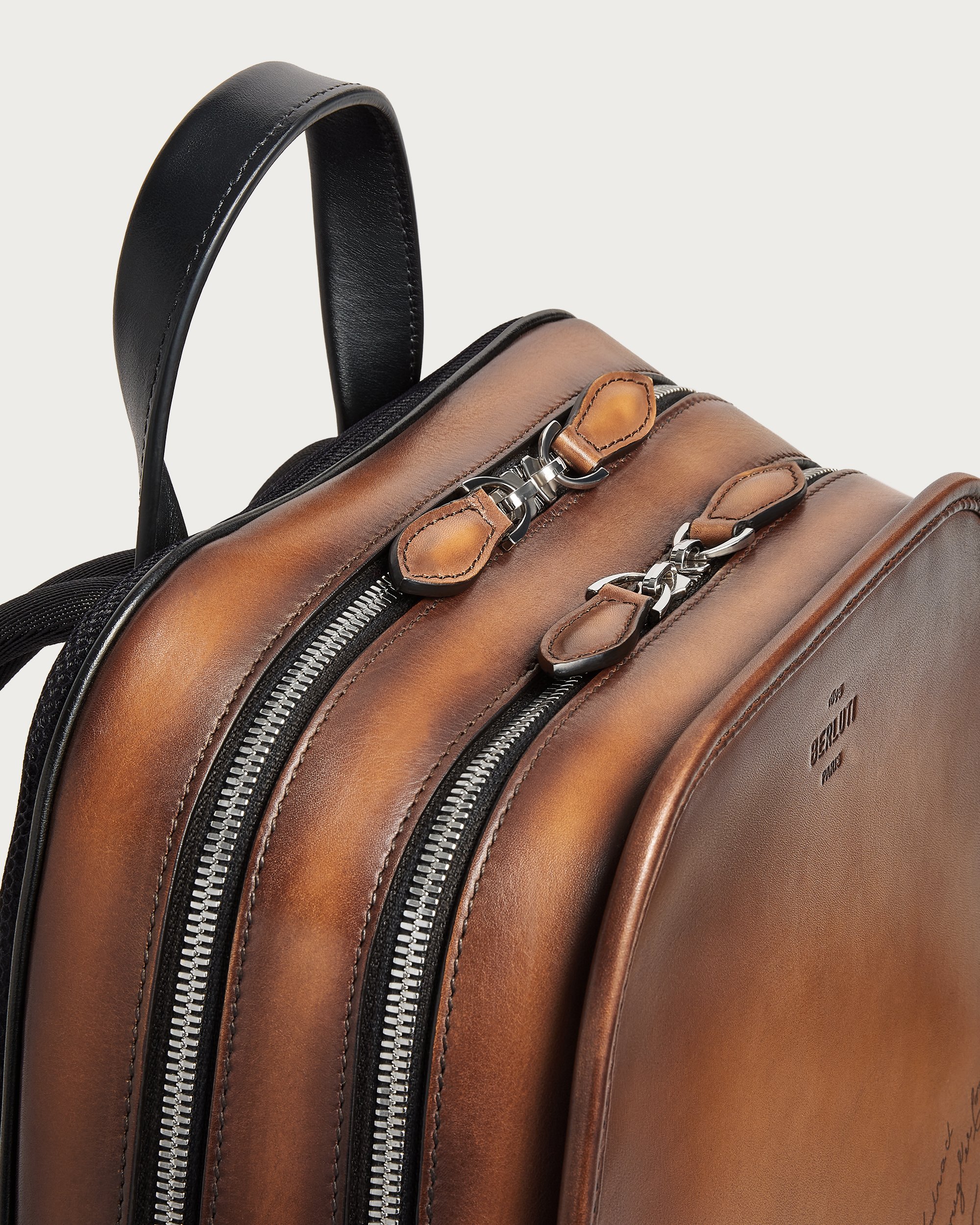 Berluti ベルルッティ ブラウンレザーバックパック ビジネスバッグ ワーキングデイ バックパック | ベルルッティ JP