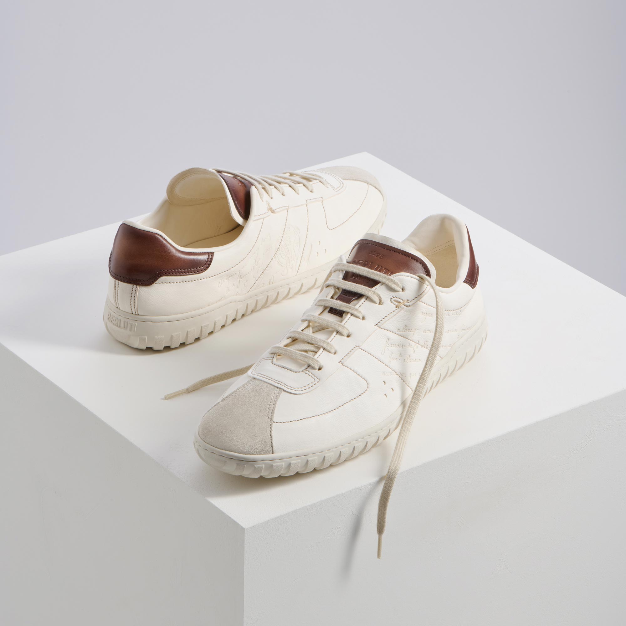 Leather trainer discount shoes